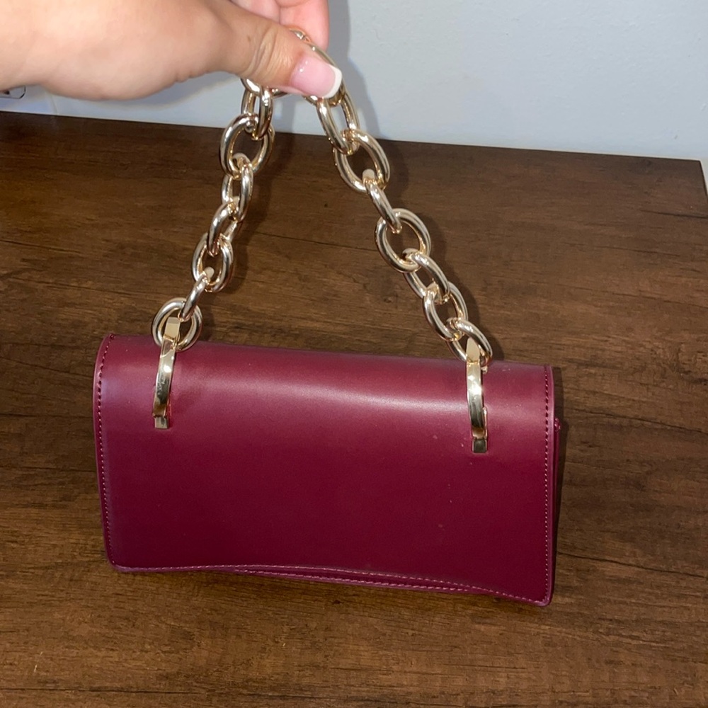 Maroon purse from Francesca‘s used twice